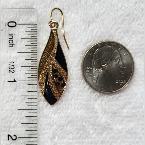 Topaz and Black Jewel Tone Necklace and Dangle Earrings Set / Pierced - Picture 4 of 5